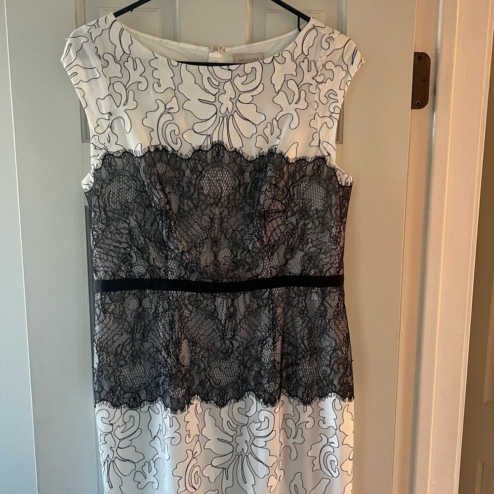 Black and White Cap Sleeve Sheath Dress